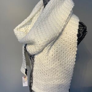Lord & Taylor Honeycomb Scarf . Ivory . NEW
